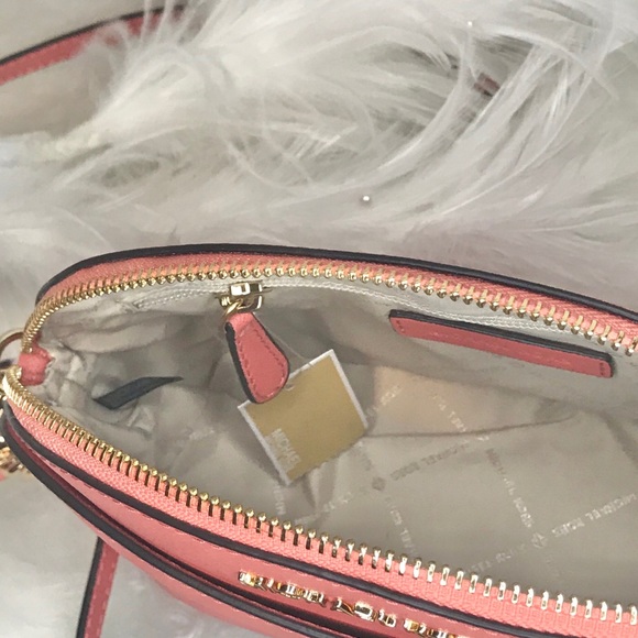 🧡NEW MICHAEL KORS 🧡 MK EMMY CROSSBODY DOME - Picture 8 of 8